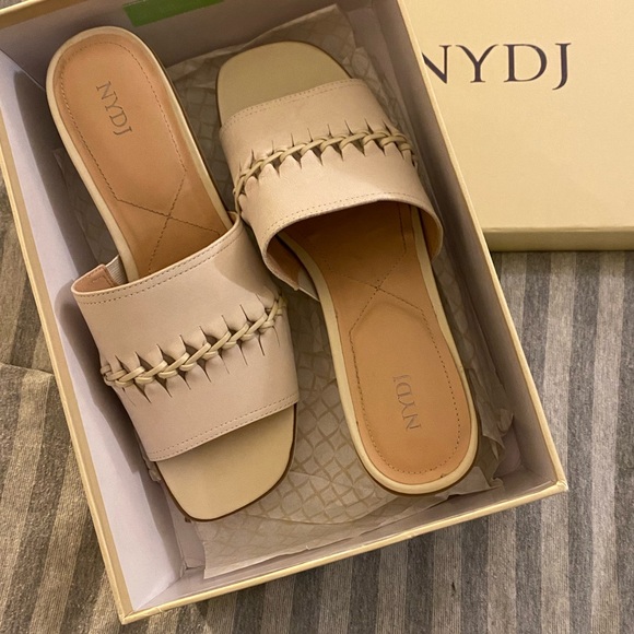 NYDJ Womens Rory Ivory Nubuck Wedges Size 8.5 M WORN ONCE Like New - Picture 6 of 8